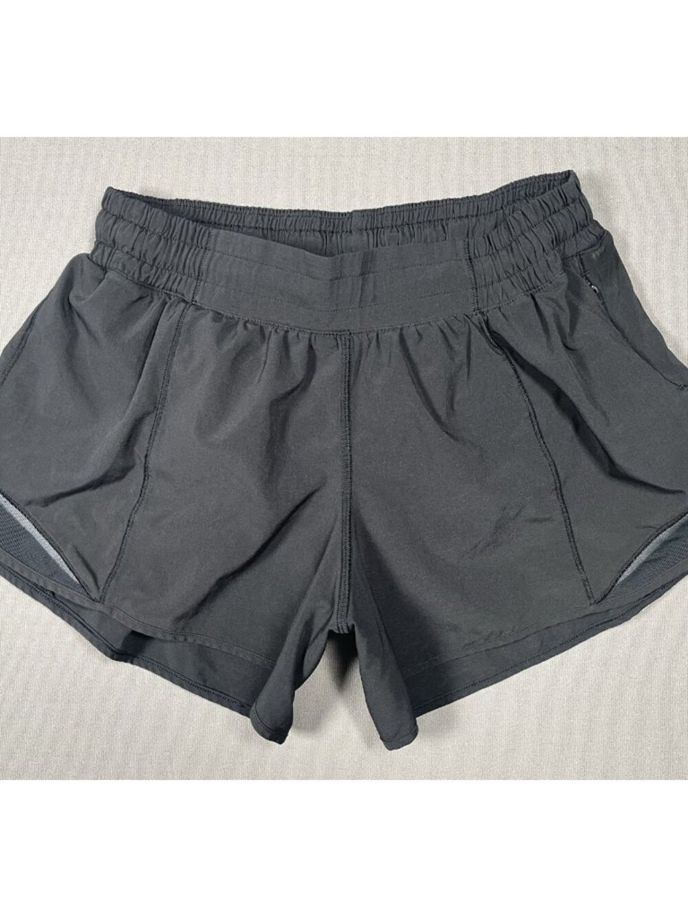 Lululemon Hotty Hot ll Black Athletic Shorts Inseam 3.5" - Women Size 6